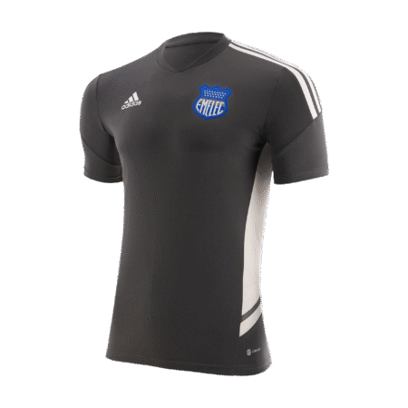 A black tee